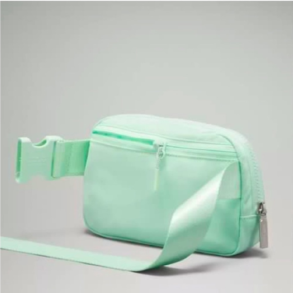 NWT LULULEMON EVERYWHERE BELT BAG MINT MOMENT - Picture 12 of 15